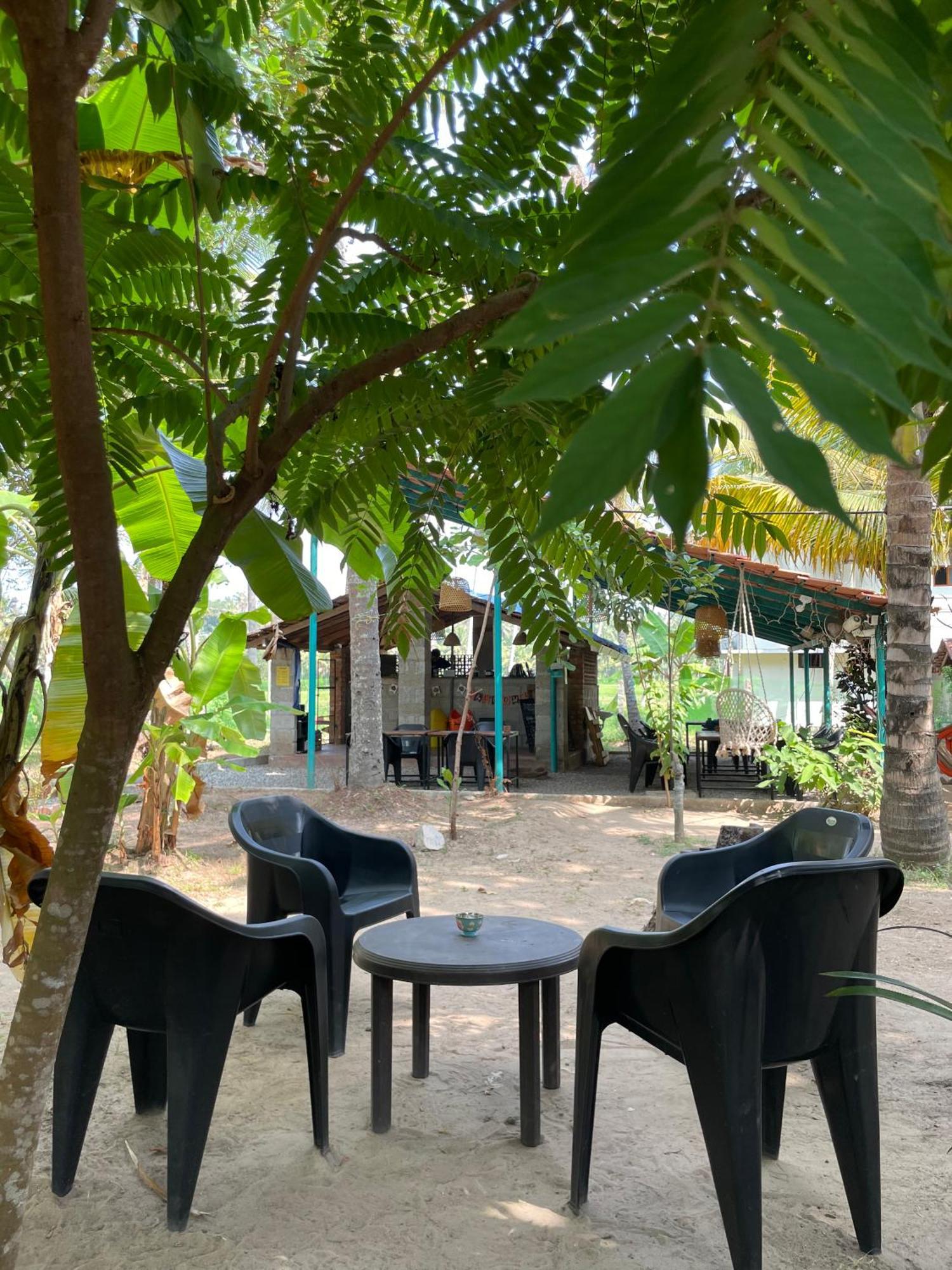 Cliff & Coral Hostel Varkala Exterior photo